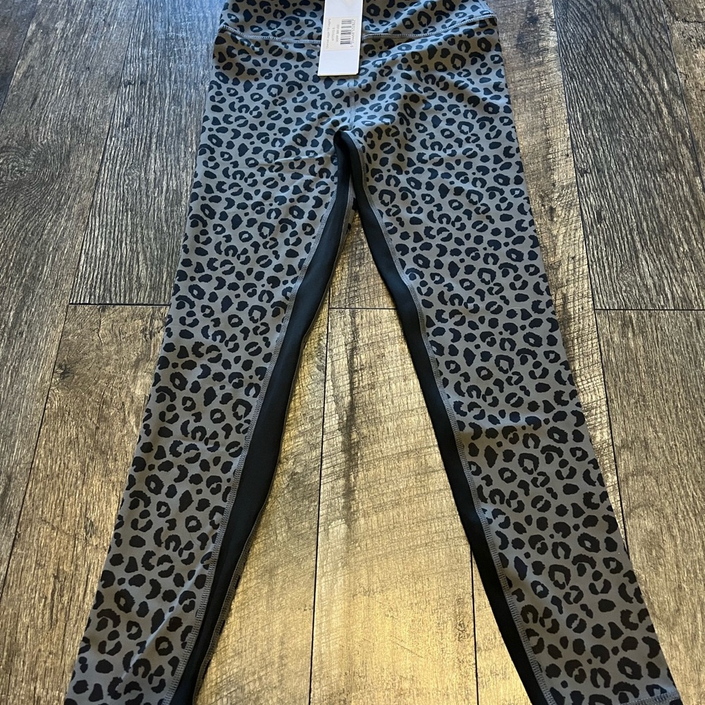 Charcoal jagger 7/8 legging size small ALLFENIX